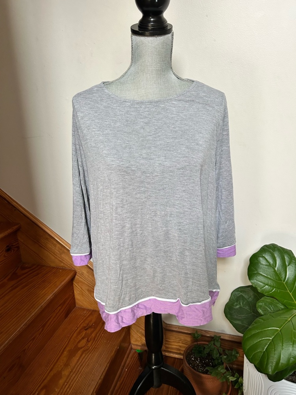 Simply Vera Vera Wang Grey Top with Lavender Trim